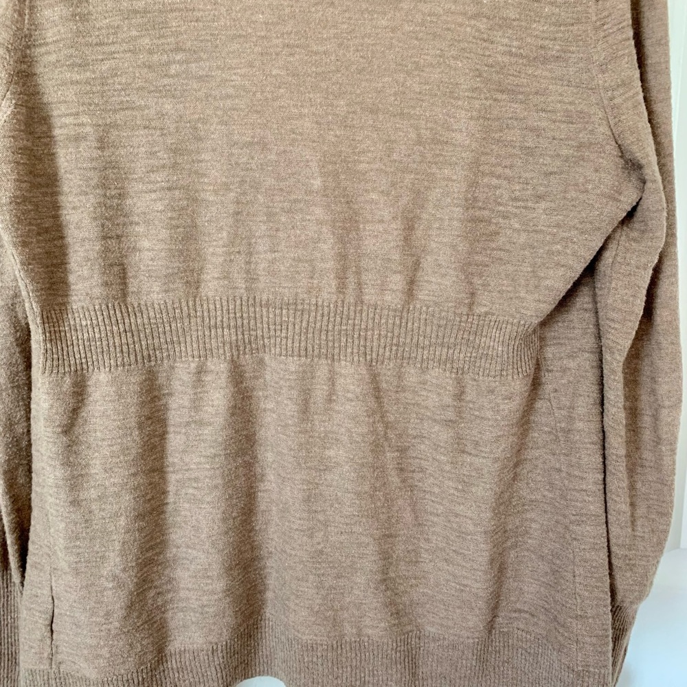 🩵EUC BANANA REP tan lightweight cardigan - Picture 5 of 7